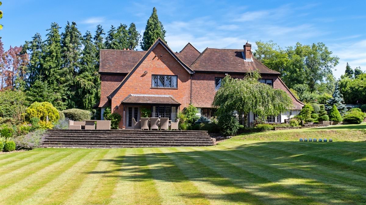 alert-–-liam-payne-had-put-his-3.2million-five-bed-buckinghamshire-mansion-up-for-sale-in-the-month-before-he-died