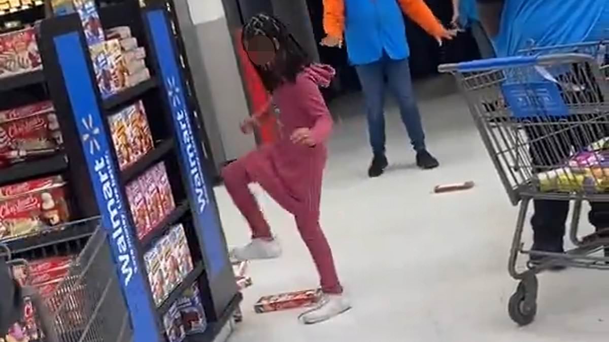 alert-–-jaw-dropping-moment-little-girl-trashes-walmart-aisle-in-epic-tantrum