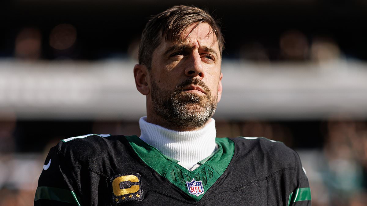 alert-–-aaron-rodgers-is-not-done-yet,-claims-new-york-jets’-arch-nemesis