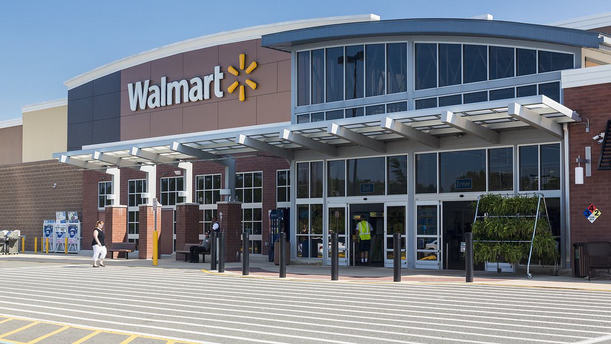 alert-–-walmart-employee-issues-horrifying-warning-to-women-using-restrooms:-‘stop-what-you’re-doing’