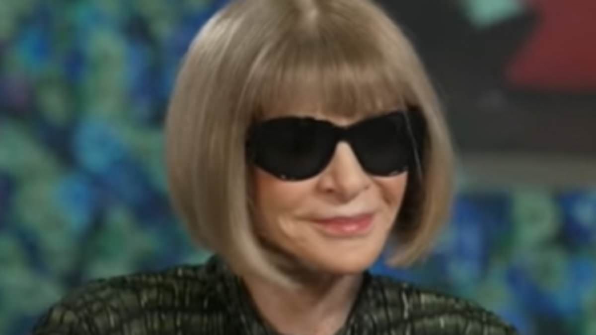 alert-–-vogue’s-anna-wintour-reveals-why-she-always-wears-sunglasses-–-even-indoors