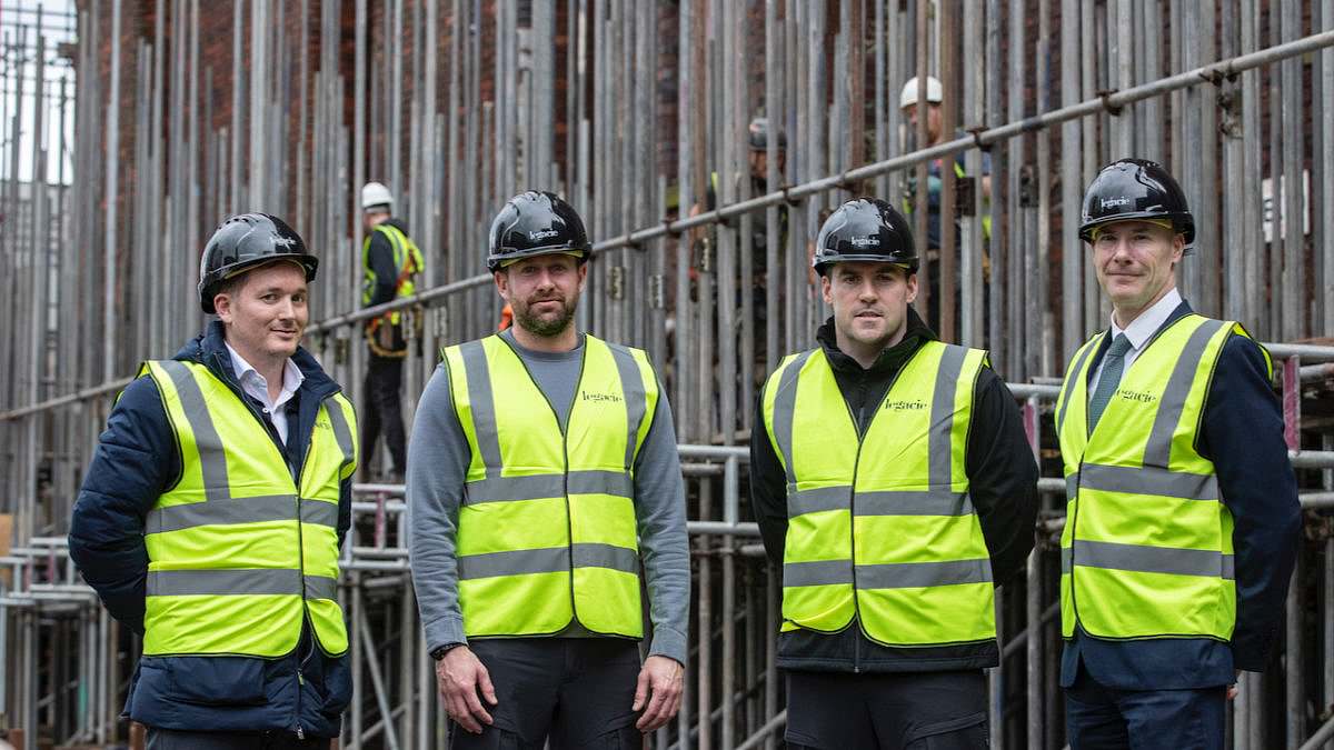 alert-–-building-firm-giving-ex-cons-a-second-chance:-construction-company-teams-with-probation-service-to-give-former-prisoners-jobs-on-their-release-from-jail