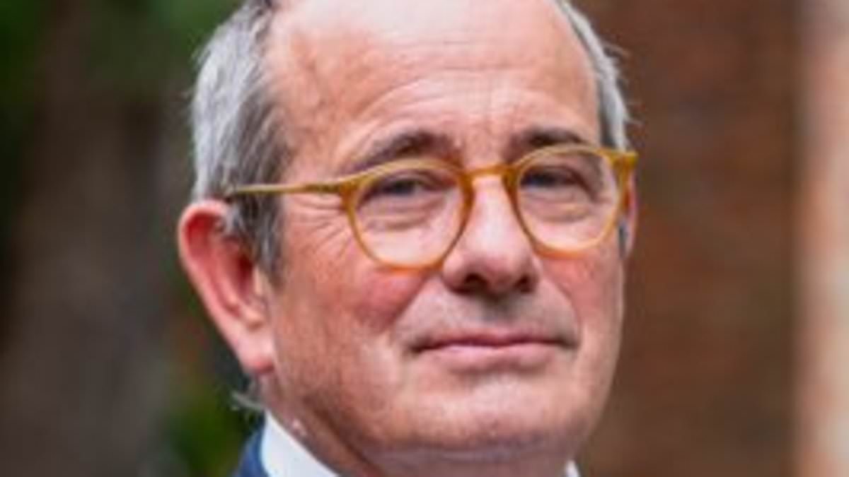 alert-–-‘love-affair’-scandal-rocks-university-as-vice-chancellor-is-suspended-over-claims-of-overseas-relationship-with-young-woman-whose-student-fees-he-is-said-to-have-helped-pay