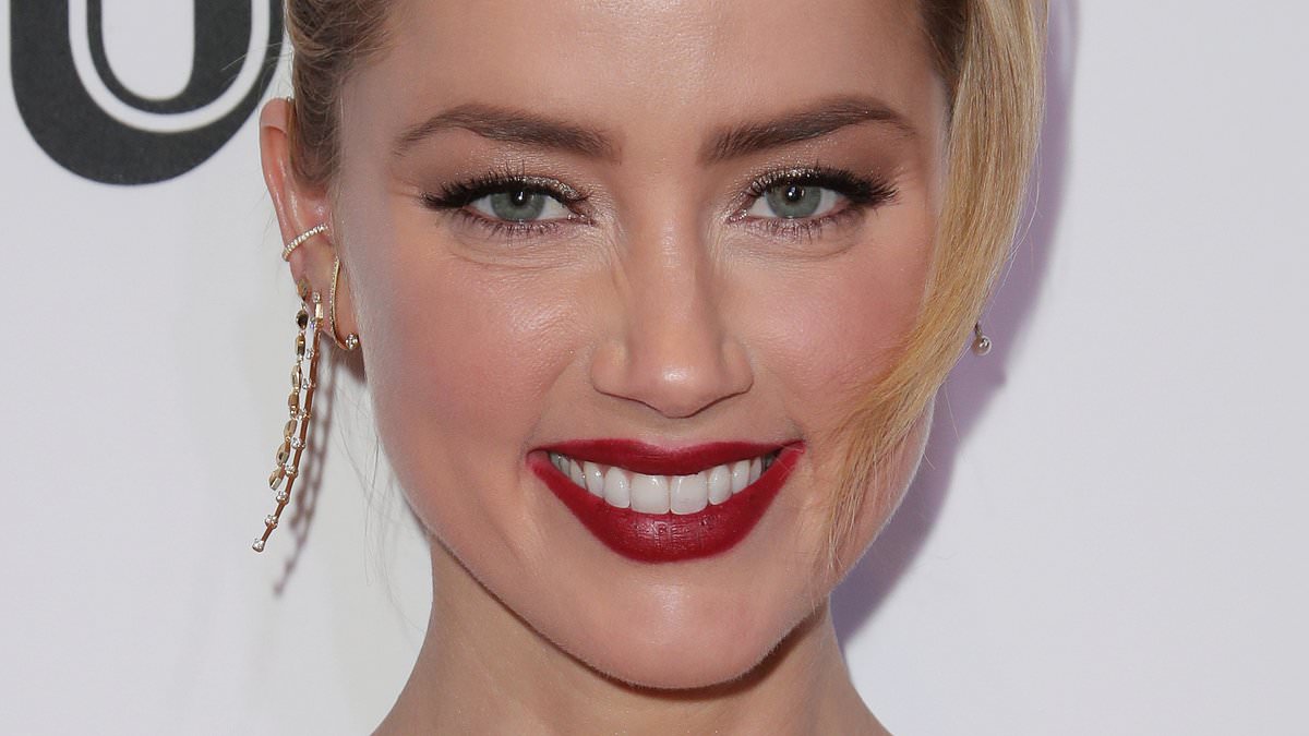 alert-–-amber-heard,-38,-is-expecting-her-second-child-after-welcoming-daughter-oonagh-three-years-ago