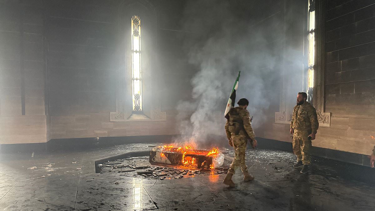 alert-–-tomb-of-bashar-al-assad’s-father-is-set-on-fire-by-screaming-syrian-rebels