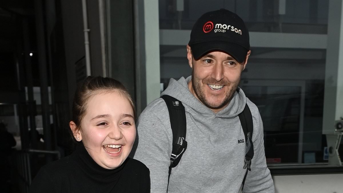 alert-–-i’m-a-celebrity’s-alan-halsall-shares-emotional-reunion-with-his-tearful-daughter-sienna,-11,-as-he-lands-back-in-uk-–-and-introduces-her-to-his-fellow-northern-campmate-coleen-rooney