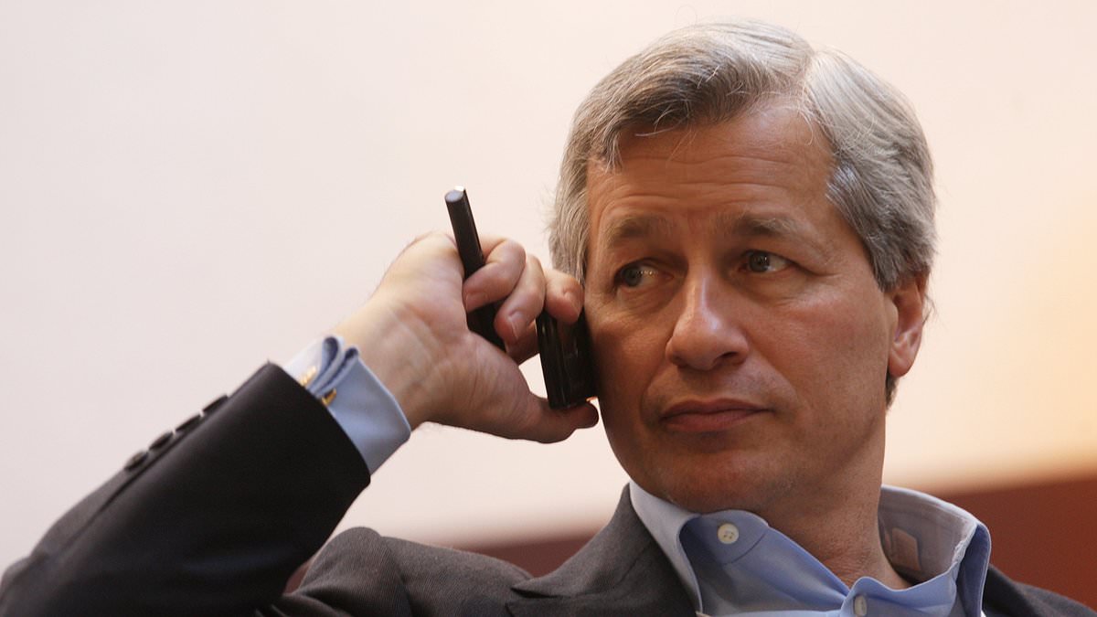 alert-–-america’s-most-powerful-banker-jamie-dimon-got-a-surprising-response-when-he-called-donald-trump