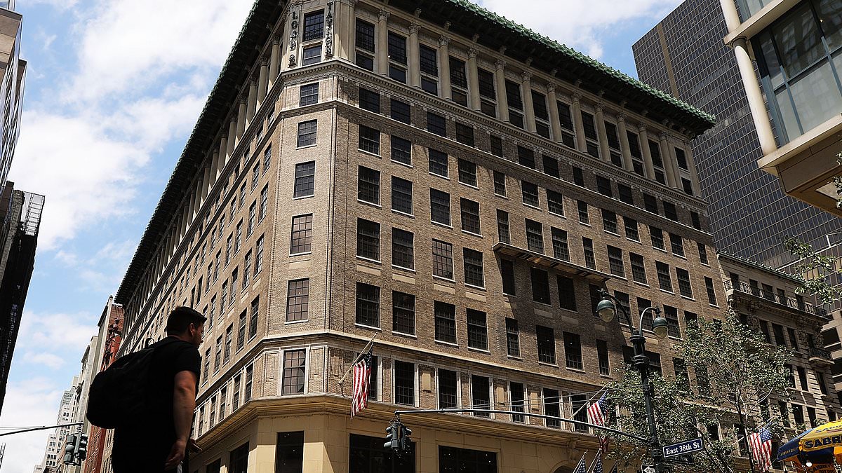 alert-–-america’s-oldest-department-store-set-to-reclaim-its-retail-legacy-after-abruptly-shutting-down-all-locations