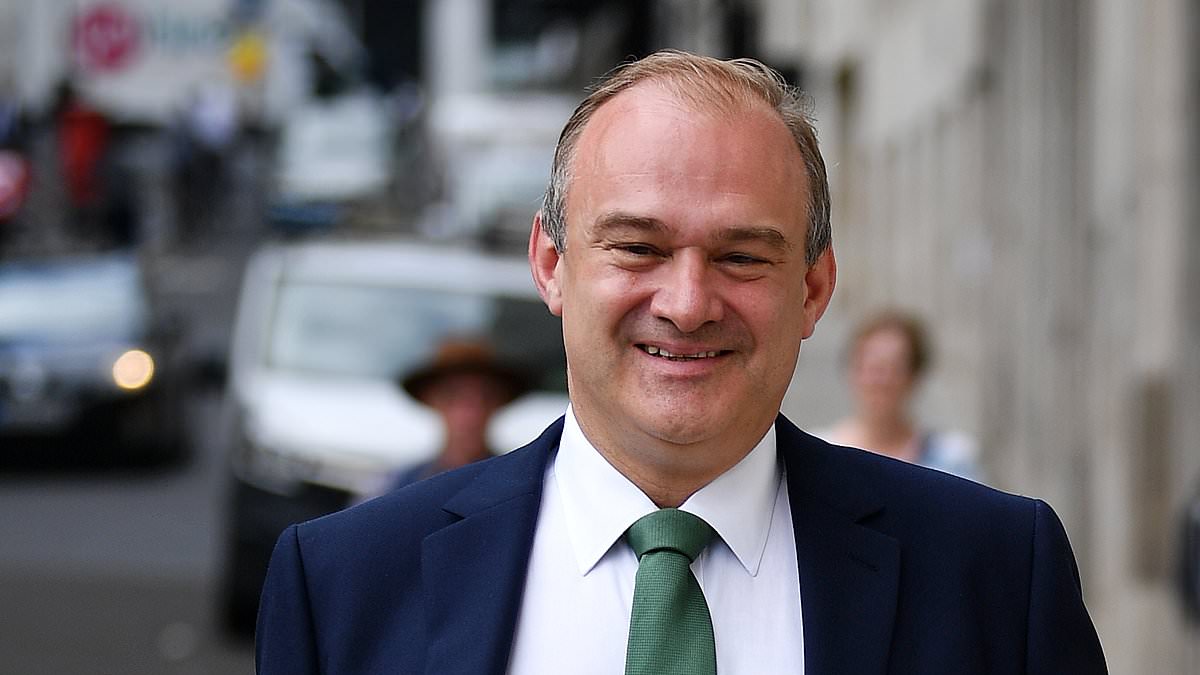 alert-–-ed-davey-tells-of-his-tough-childhood-when-he-lost-his-father-aged-four-then-had-to-nurse-his-dying-mother-–-and-the-time-he-saved-a-woman-from-an-oncoming-train