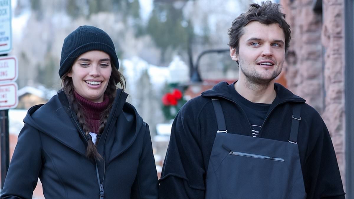 alert-–-jack-nicholson’s-son-ray-hold-hands-with-victoria’s-secret-model-girlfriend-sara-sampaio-in-aspen