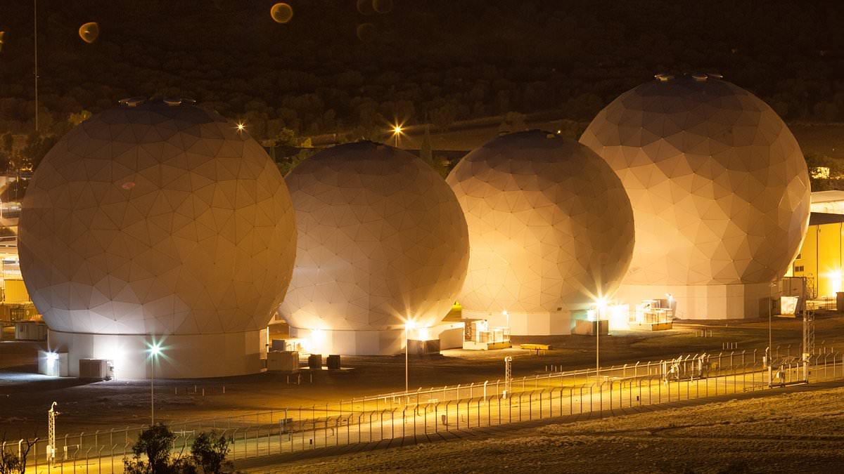 alert-–-world-leading-aussie-ufo-expert-slaps-down-mystery-lights-‘cover-up’-with-five-brutal-words-–-as-he-delivers-a-shock-warning