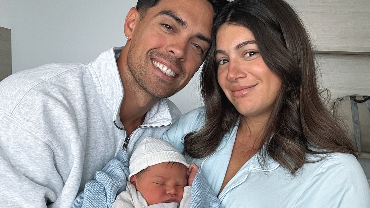 alert-–-‘hot’-purple-wiggle-john-pearce-and-his-wife-jessie-adamo-welcome-their-first-child-and-confirm-their-baby-boy’s-sweet-name