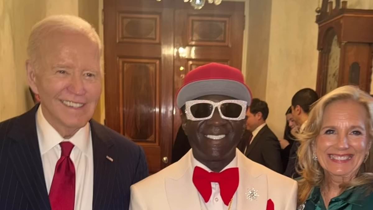 alert-–-hunter-biden-parties-with-hip-hop-legend-flavor-flav-at-joe-and-jill’s-white-house-bash