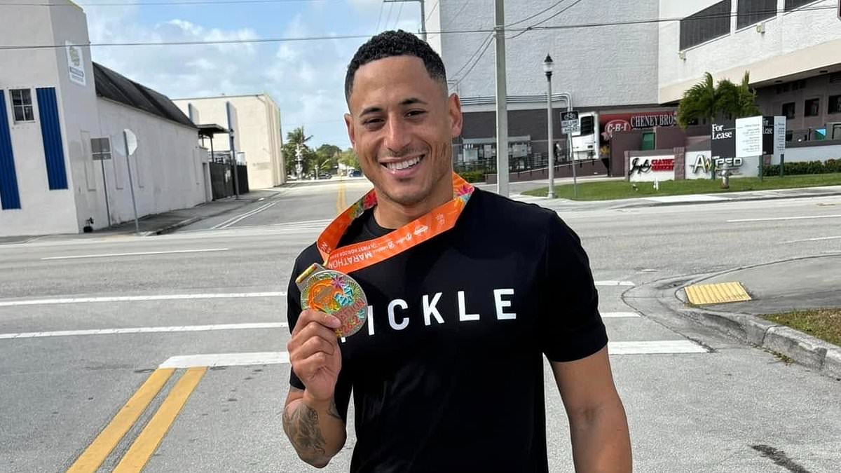 alert-–-hunky-florida-cop-goes-viral-after-running-marathon…-and-fans-are-begging-him-to-arrest-them