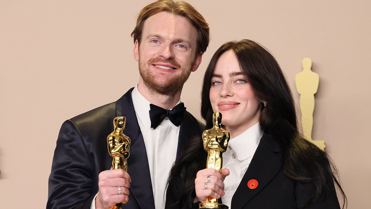 alert-–-billie-eilish’s-brother-finneas-admits-that-touring-without-her-is-‘bittersweet’