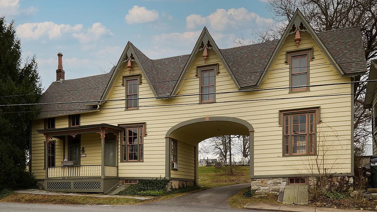 alert-–-historic-four-bedroom-home-hits-the-market-for-$200k…-but-there’s-a-creepy-catch