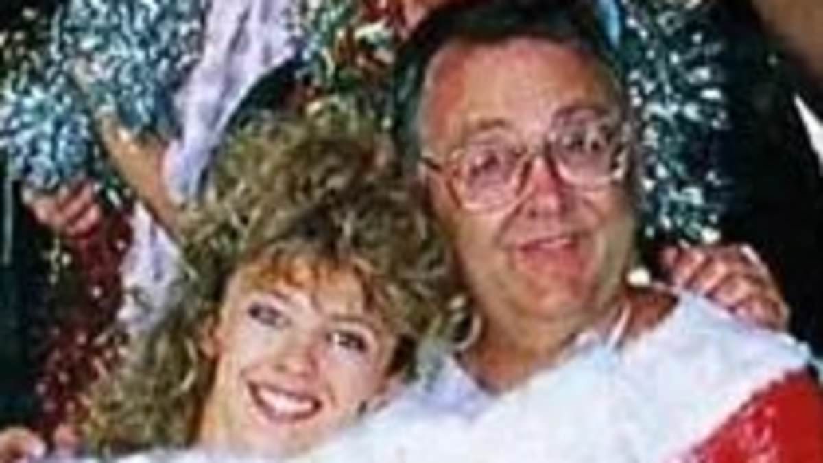 alert-–-kylie-minogue-shares-incredible-neighbours-christmas-throwback-with-one-heartbreaking-detail