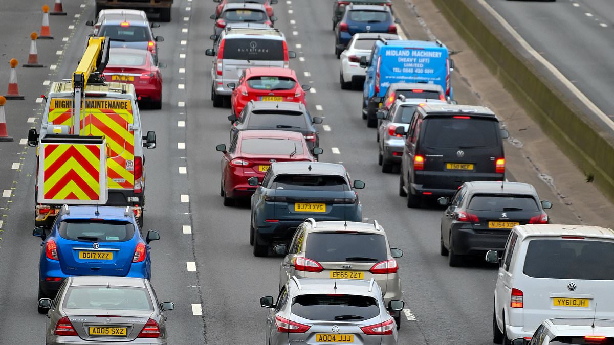 alert-–-american-airlines-flight-meltdown-hits-uk:-christmas-travel-chaos-as-british-passengers-left-stranded-in-us-after-‘technical-issue’,-drivers-face-huge-delays-after-lorry-flips-on-busy-motorway-and-trains-axed-over-crew-shortages