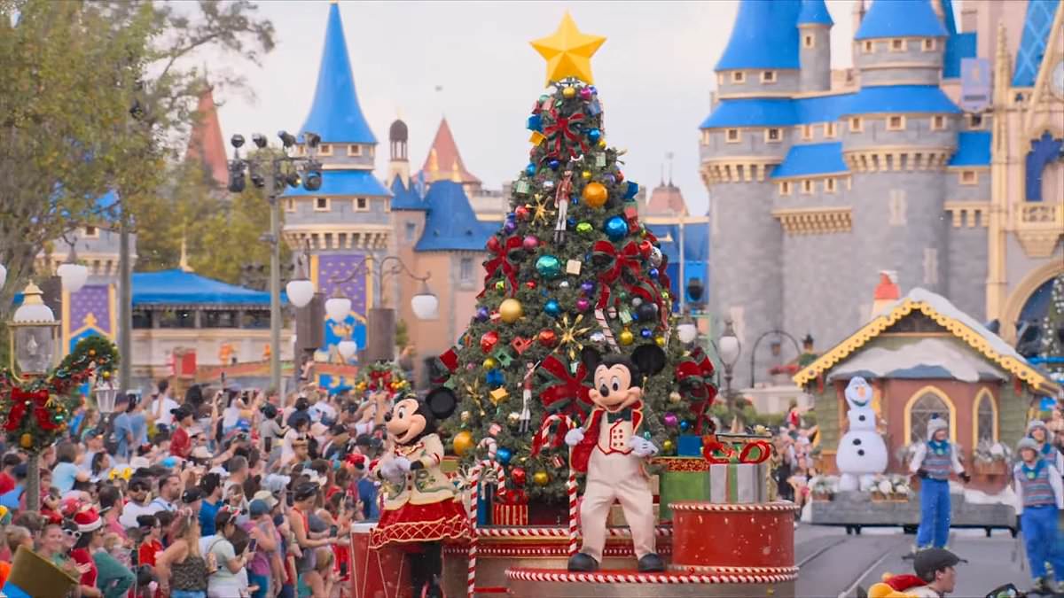 alert-–-disney’s-christmas-parade-is-fiercely-panned-by-‘disappointeviewers:-‘this-ain’t-it’