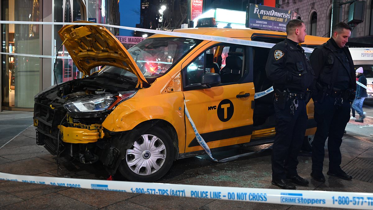 alert-–-multiple-injured-after-cab-plows-into-pedestrians-in-new-york’s-herald-square