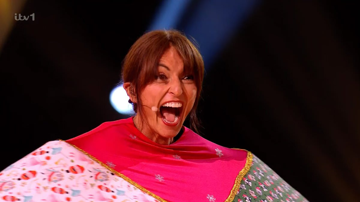 alert-–-davina-mccall-shocks-the-masked-singer-viewers-as-she-is-unmasked-as-star-on-the-christmas-special-after-having-brain-surgery