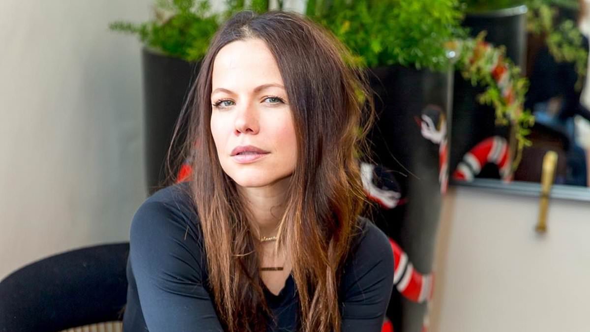 alert-–-actress-tammin-sursok-reveals-she-has-suffered-‘microdoses-of-sexual-abuse’-during-acting-career:-‘it-was-kind-of-normalised’