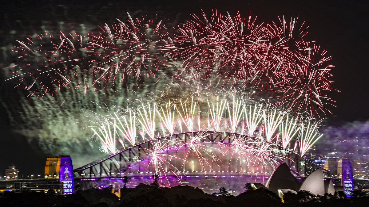 alert-–-new-year’s-eve-australia-live-updates:-abc’s-nye-coverage-is-labelled-’embarrassing’-with-robbie-williams-shamelessly-plugging-his-own-movie-on-stage-–-after-‘black-power’-rappers-performed-during-children’s-fireworks-show