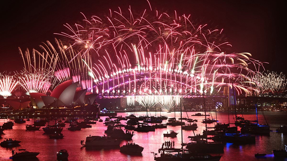 alert-–-the-world-welcomes-2025-with-a-bang!-spectacular-fireworks-light-up-sydney,-auckland,-hong-kong-and-bangkok-as-millions-celebrate-new-year-–-while-brits-brace-for-torrential-rain-and-70mph-winds