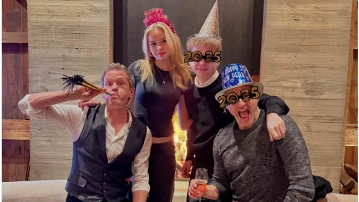 alert-–-neil-patrick-harris-poses-with-husband-david-burtka-and-their-teen-twins-for-sweet-family-new-year’s-snap