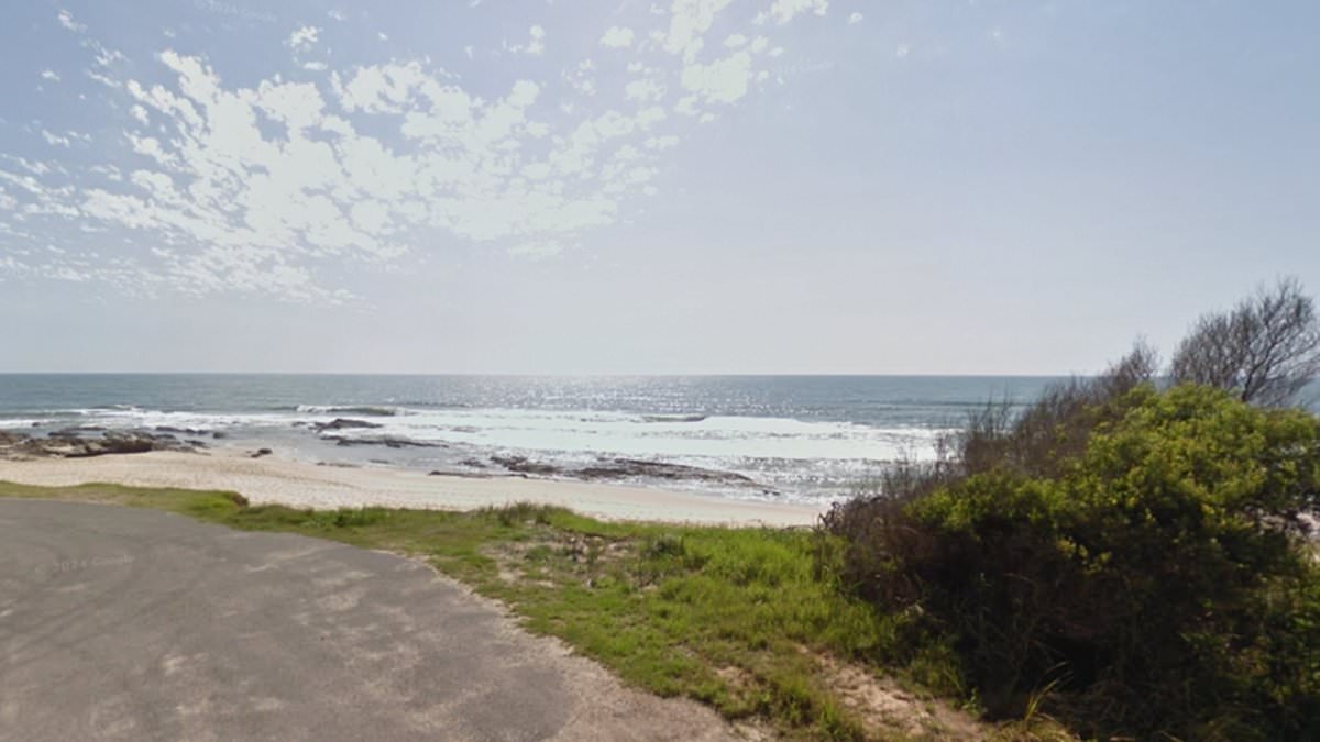 alert-–-two-people-feared-dead-after-light-plane-plunges-into-the-sea-off-the-nsw-mid-north-coast