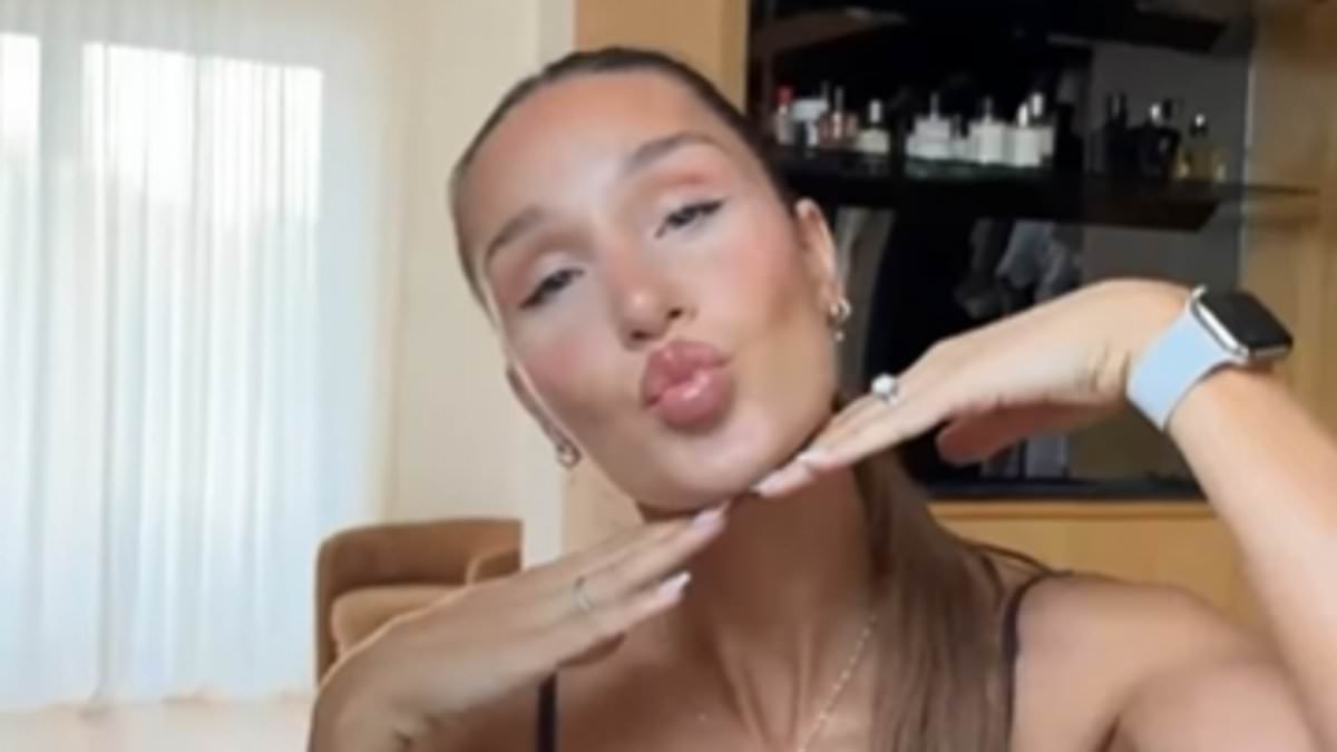 alert-–-fitness-influencer-kayla-itsines-left-hospitalised-with-shock-health-scare