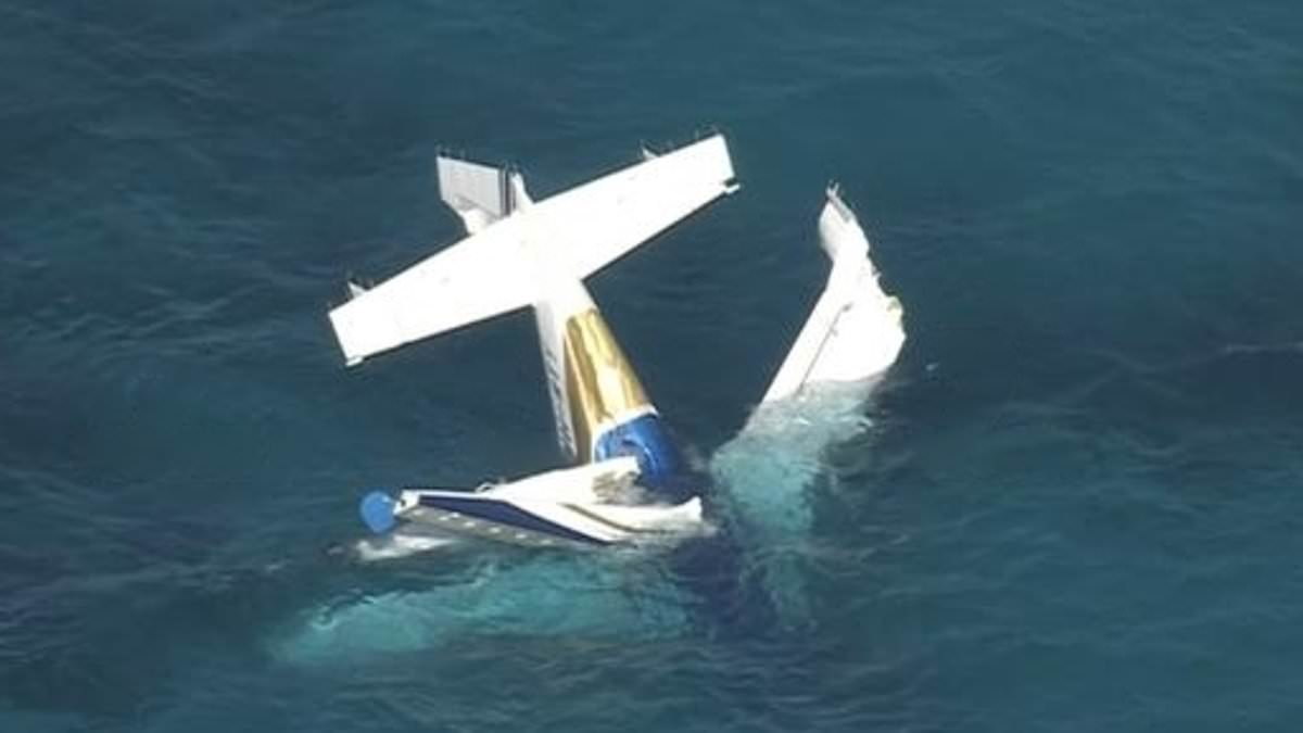 alert-–-seaplane-with-seven-people-on-board-plummets-into-the-ocean-near-popular-australian-tourist-island