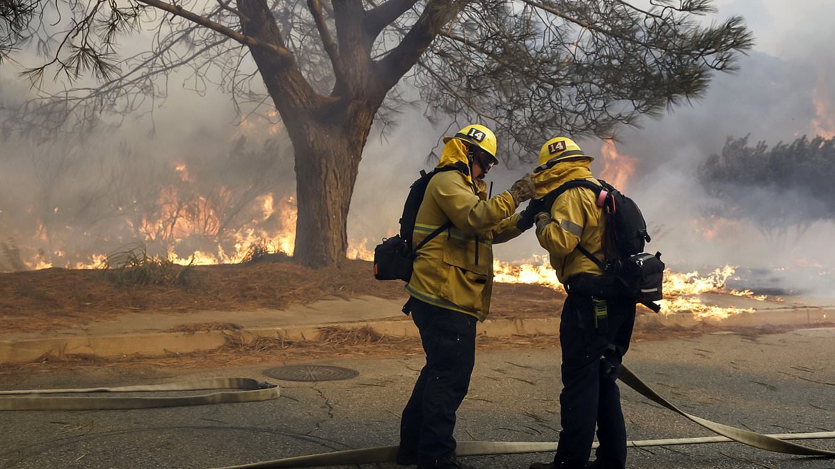 alert-–-california-authorities-issue-‘imminent-threat-to-life’-warning-as-palisades-locals-flee-raging-fire