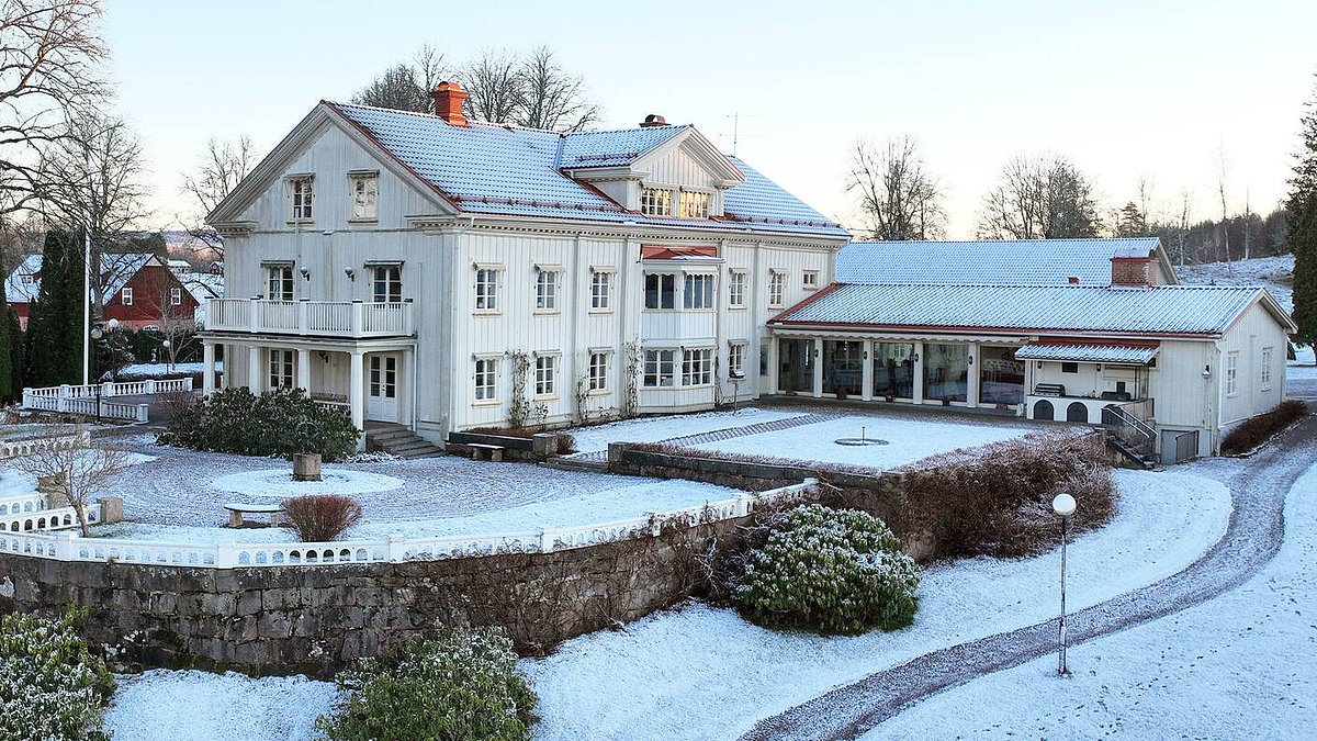 alert-–-sven-goran-eriksson’s-sprawling-swedish-estate-where-he-lived-out-his-final-days-is-given-‘bargain’-new-price-tag-–-with-stunning-new-images-showing-plush-interior,-lakeside-outhouse-and-saltwater-pool