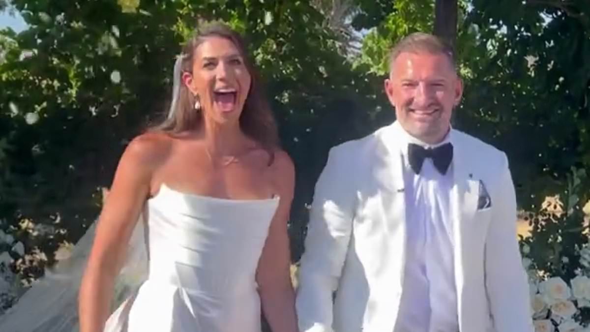 alert-–-stephanie-rice-is-married!-olympic-swimmer-exchanges-vows-with-aussie-pastor-mark-lassey-after-whirlwind-ten-month-romance