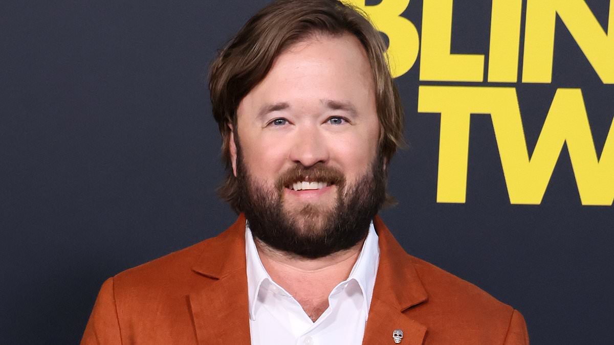 alert-–-what-happened-to-the-sixth-sense’s-haley-joel-osment?-child-star-and-brother-of-hannah-montana-alum-disappeared-from-hollywood-for-15-years-after-he-was-charged-with-drink-driving-and-drug-possession