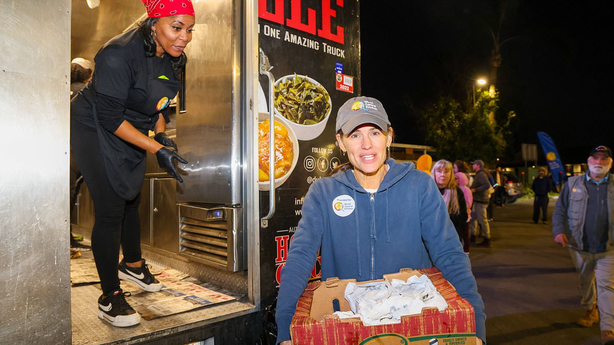 alert-–-jennifer-garner-serves-food-to-altadena-neighborhood-ravaged-by-la-fires-with-world-central-kitchen