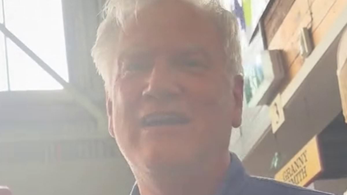 alert-–-watch-the-cringe-moment-tv-pundit-andrew-bolt-is-confronted-by-an-angry-‘tiktok-karen’-in-an-antiques-store-–-but-the-sky-news-australia-star-insists-the-best-bits-were-edited-out