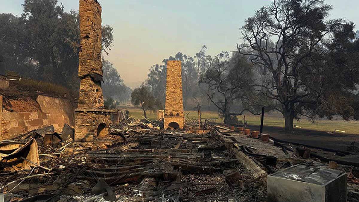 alert-–-la’s-raging-wildfires-have-destroyed-prestigious-architectural-gems-across-city