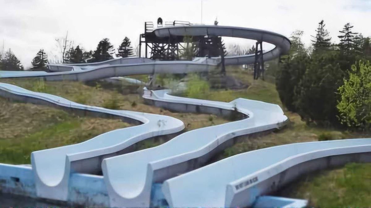 alert-–-budding-water-park-entrepreneur-lists-enormous-slide-for-huge-price