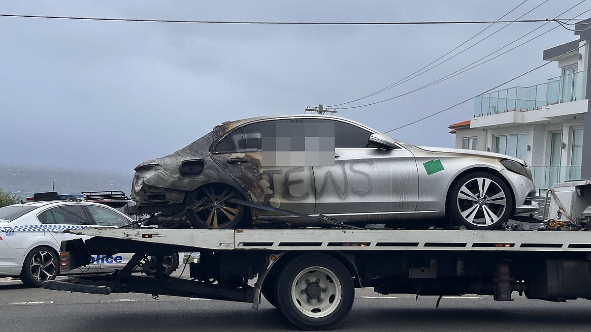 alert-–-two-cars-torched-and-a-home-in-the-exclusive-sydney-suburb-of-dover-heights-is-spray-painted-in-yet-another-suspected-anti-semitic-incident