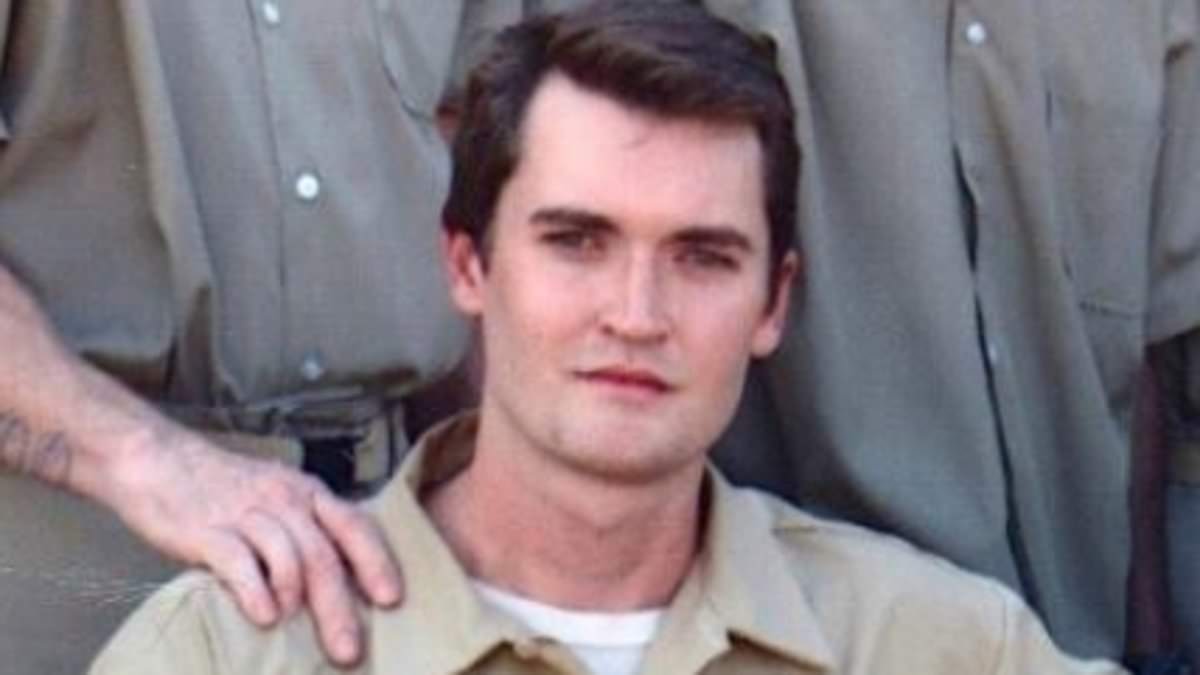 alert-–-trump-pardons-ross-ulbricht,-creator-of-notorious-dark-website-silk-road