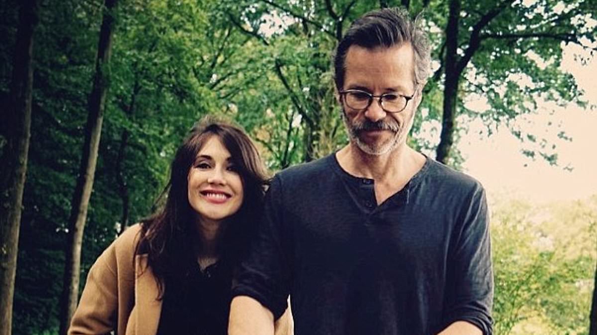 alert-–-aussie-actor-guy-pearce-and-his-game-of-thrones-star-girlfriend-carice-van-houten-confirm-split-after-several-years-together-–-as-actress-reveals-big-secret-about-their-relationship