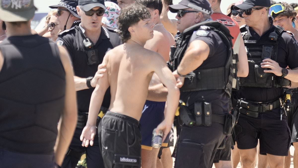 alert-–-australia-day-2025-live-updates:-australia-day-celebrations-go-off-the-rails-as-dozens-of-cops-storm-a-popular-beach-following-a-wild-bikini-clad-brawl