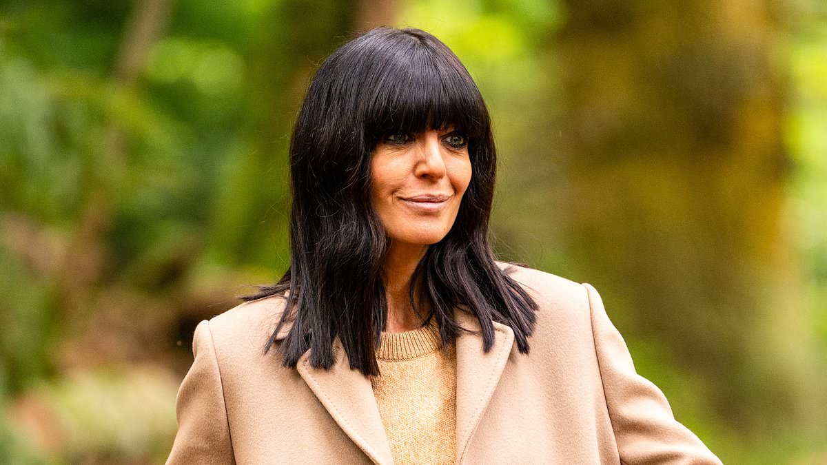 alert-–-claudia-winkleman’s-outfits-on-the-traitors -spark-new-fashion-trend-among-middle-aged-women