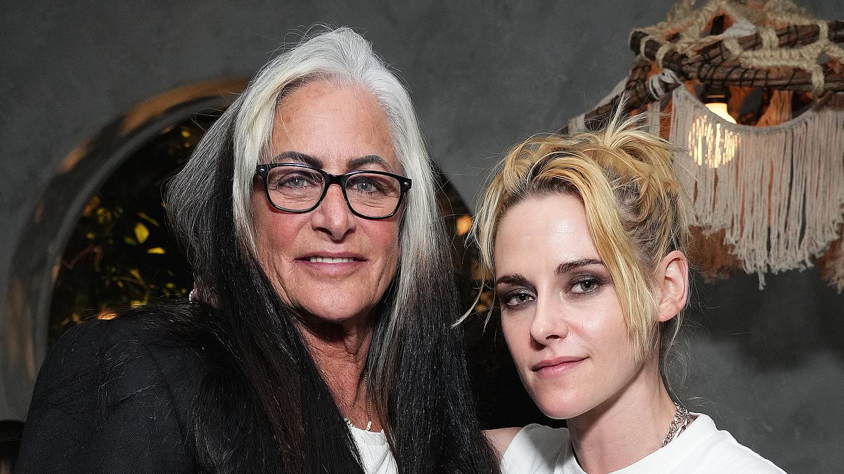 alert-–-kristen-stewart-looks-edgy-as-she-is-supported-by-her-mother-at-love-me-screening-with-co-star-steven-yeun