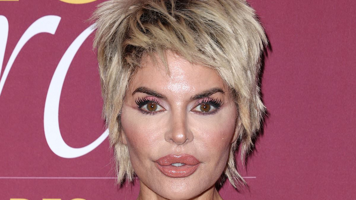 alert-–-lisa-rinna,-61,-looks-unrecognisable-as-she-ditches-her-blonde-pixie-‘do-for-a-bold-new-look-at-schiaparelli’s-paris-fashion-week-show