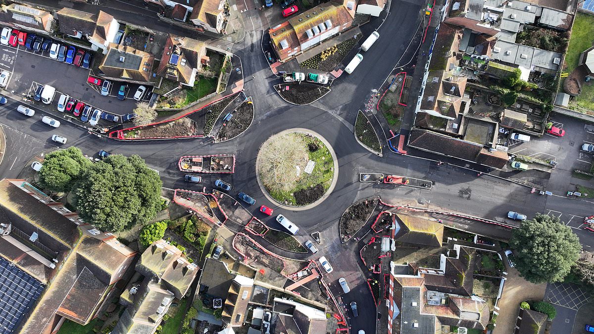 alert-–-britain’s-third-dutch-style-roundabout-which-gives-priority-to-cyclists-over-cars-opens-in-chichester-as-locals-condemn-‘nightmare’-junction-and-‘disrespectful’-street-lighting