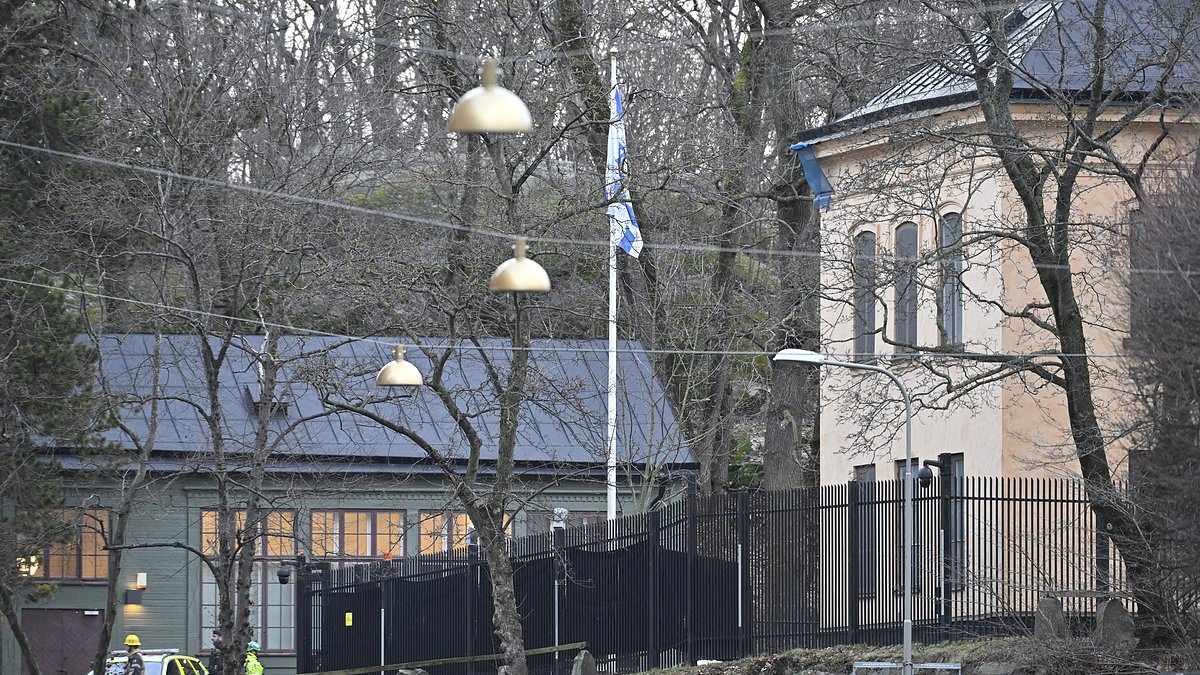 alert-–-police-arrest-three-men-near-israeli-embassy-in-stockholm-on-suspicion-of-‘preparing-to-commit-violent-crime’