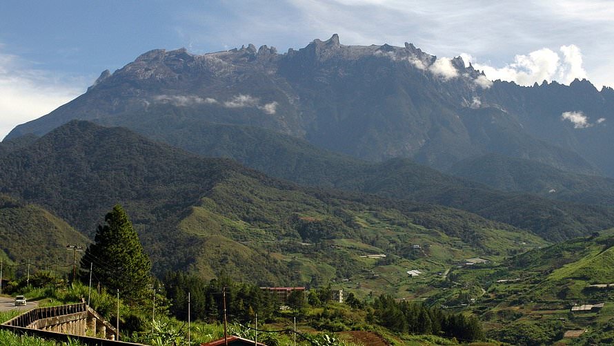 alert-–-brit,-70,-dies-after-climbing-to-the-top-of-13,500ft-malaysian-mountain